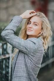 Ella D.